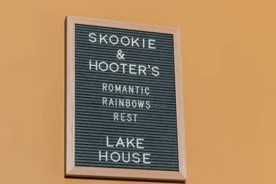 Image de Skookie & Hooter's Lake House Steps to Mineral Lake and Minutes to Mt Rainier Np
