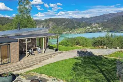 Image de Cabane construite par vos soins avec vue sur Leirvik
