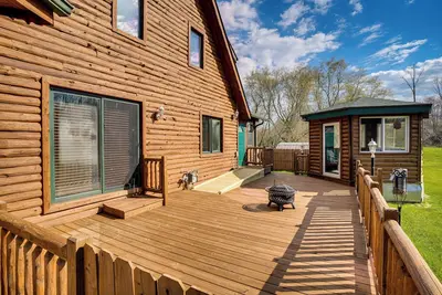 Image de Family + Group Friendly | Modern Log Cabin Home