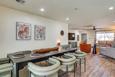 Image de Backyard Oasis! Group Retreat Near Tempe Town Lake