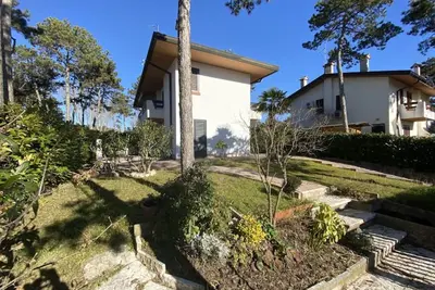 Image de Maison de ville avec jardin privé clos