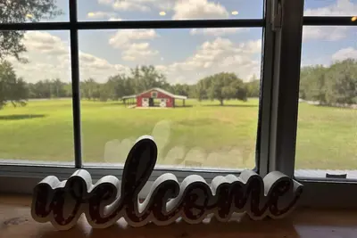 Image de Luxury Barn Loft Overlooking Horse Pastures and Pond