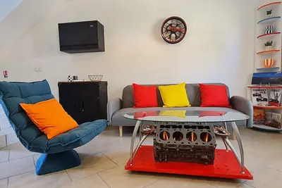 Image de Maison unique pour passionnés de mécanique
