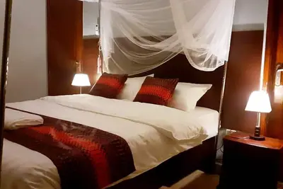 Image de Express View Hotel - Elegant Rooms & Peaceful Environment.
