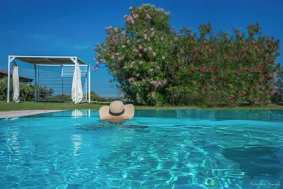 Image de Bel appartement dans une maison de vacances avec climatisation, piscine, Wifi, près de Sirmione
