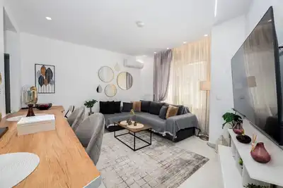 Image de Spacious luxury 2br flat - Pagrati square