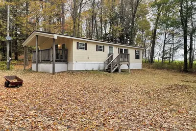 Image de Peaceful 5-Acre Escape Near Animal Adventure Park with Cali~King Bed & Fire Pit