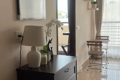 Image de 2-bedroom modern condominium with hill views