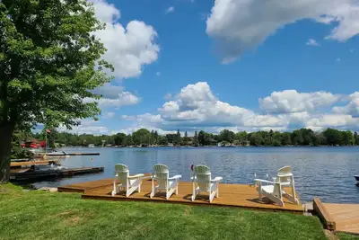 Image de A modern & clean, 4 season cottage on beautiful Sturgeon Lake