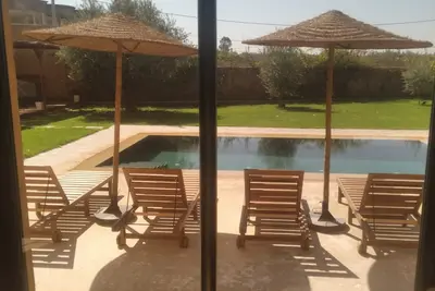 Villa d'Exception avec piscine privée et Terrain de 1300m²
