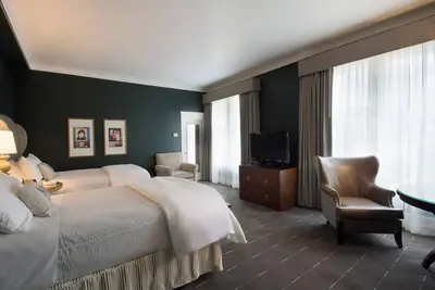 Image de 2 Double Beds | Sentinel | West End Steps, Art Collection, Wine Lounge | 2 Units