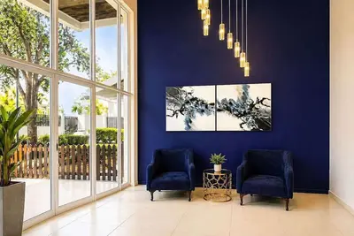 Image de 5 Bed Boutique Villa with Pool and Jacuzzi