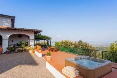 Image de Belle maison de vacances privée avec bain à remous, Wifi, Tv, patio et animaux admis