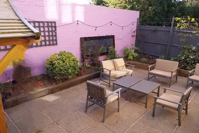 Image de Whitstable home from home with 1 parking space. Pet friendly