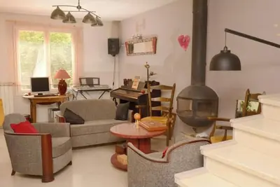 Image de Villa avec Piscine près de Montpellier –Séjour Soleil & Détente pour 6 Personnes