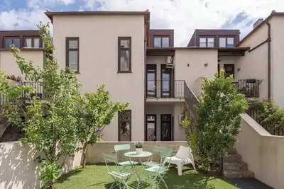 Image de Modern Flat with Terrace & Garage by HostWise