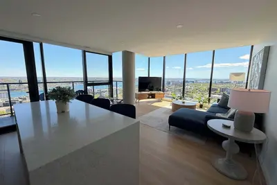 Image de Luxury 2br/2ba Penthouse with panoramic water view