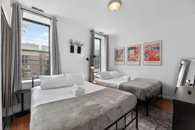 Image de Spring Garden 2br | Sleeps 8 | Prime Location