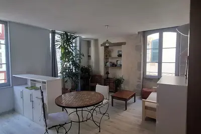 Image de Appartement T2 de caractère dans le centre historique de Bayonne