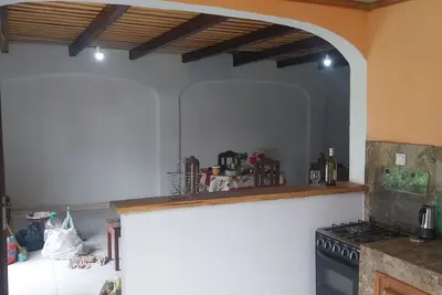 Image de jolie maison kribienne\nsitue brique de terre