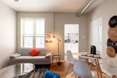 Image de Minutes to Downtown: Br Home with Gated Parking