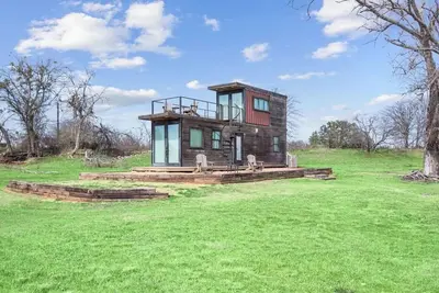 Image de 2-bedroom Tiny Home on 42 Acres in Magnolia Ranch Waco has Ac, Stock Ponds.
