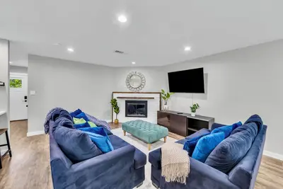 Image de 3br Home Near Outlets & Event Center, \nPet Friendly, Backyard
