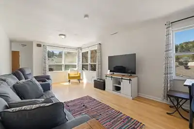 Image de Grand Cozy Retreat in Downtown Lead