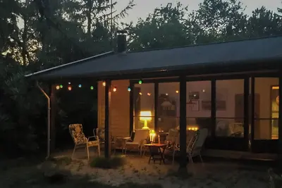 Image de Maison d'inspiration suédoise dans la forêt d'Odden