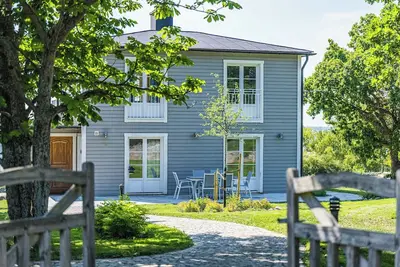 Image de Chalet moderne avec vue et bateau privé sur Aspö