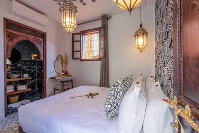 Image de riad nostalgia & spa\nSpacious 8-bedroom riad in wonderful Marrakech with Ac