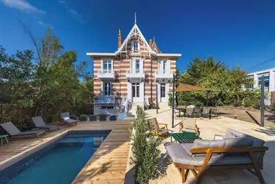 Image de Villa historique à Arcachon avec piscine chauffée