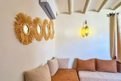 Image de Adorable 1-bedroom hotel suite with Ac in fes