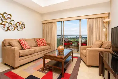 Image de Deluxe Two-Bedroom Condo • Elegant • Homey • Amazing Views