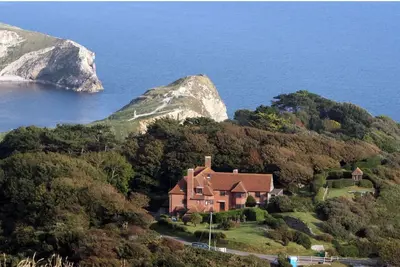 Image de Historic Grade 2 listed Arts & Crafts House in Lulworth Cove. Coastal location.