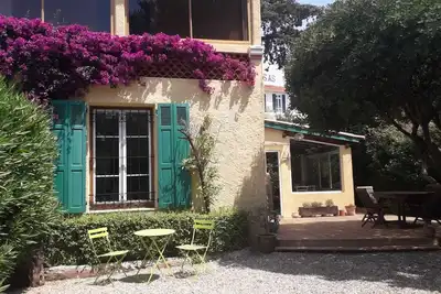 Image de maison jardin ombragé à 5 mn des plages dans quartier très calme