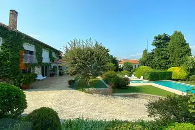 Authentic Villa with Pool & Garden