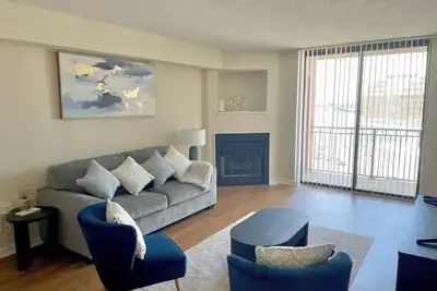 Image de Pentagon City 2br Retreat - Shopping, Dining & Metro Nearby