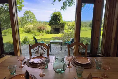 Image de Rustic Beauty: 2-bedroom house in serene Shelburne Falls