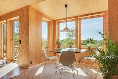 Image de Maison d'architecte surplombant le fjord de Valö