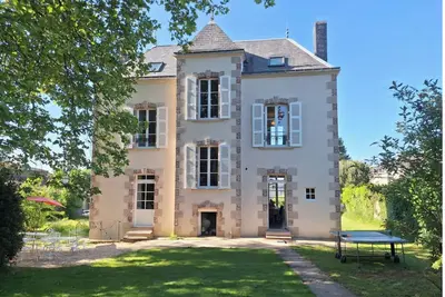 Image de Manoir au charme historique dans le bocage vendéen