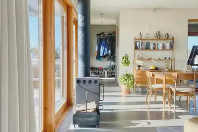 Image de Maison en pierre avec vue sur la mer à Bungenäs