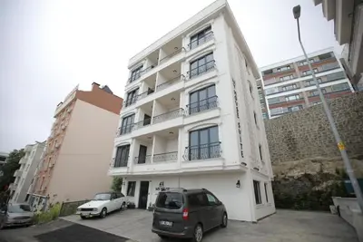 Image de Two Bedroom Apartment-3