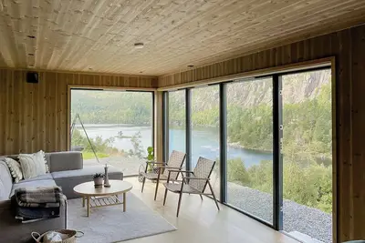 Image de Cabane confortable avec vue sur Åvedalsvannet