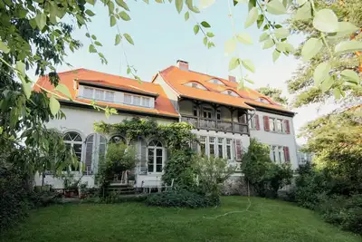 Image de Appartement dans une villa historique située dans une réserve naturelle