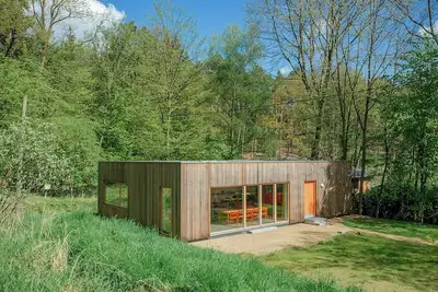 Image de Maison de vacances lumineuse au bord de la forêt près de l'Elbe