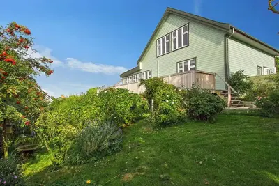 Image de Maison en bois avec vue sur le fjord à Hundested