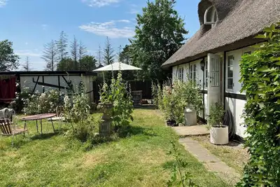Image de Charmante maison de campagne près de Holten Strand