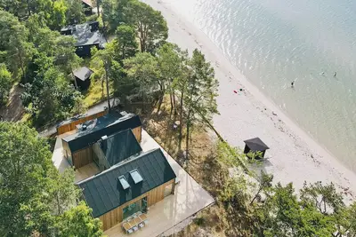 Image de Villa en bord de mer avec vue sur la mer à Äspet