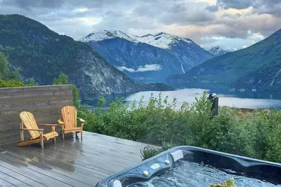 Image de Cabine panoramique avec vue sur le fjord à Valldal
